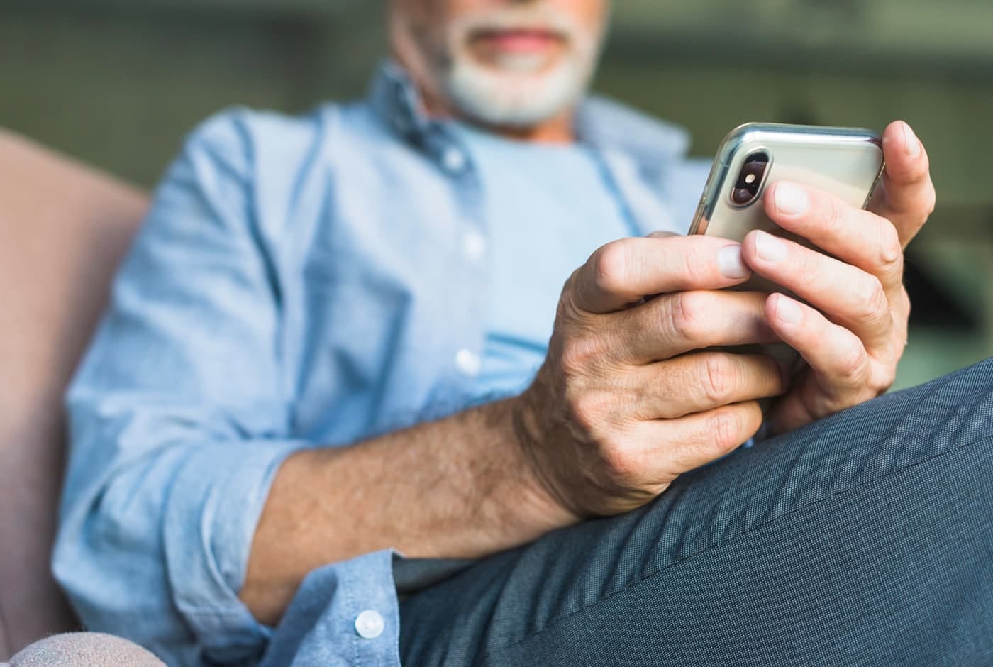 Man enjoying a conversation in the dating app